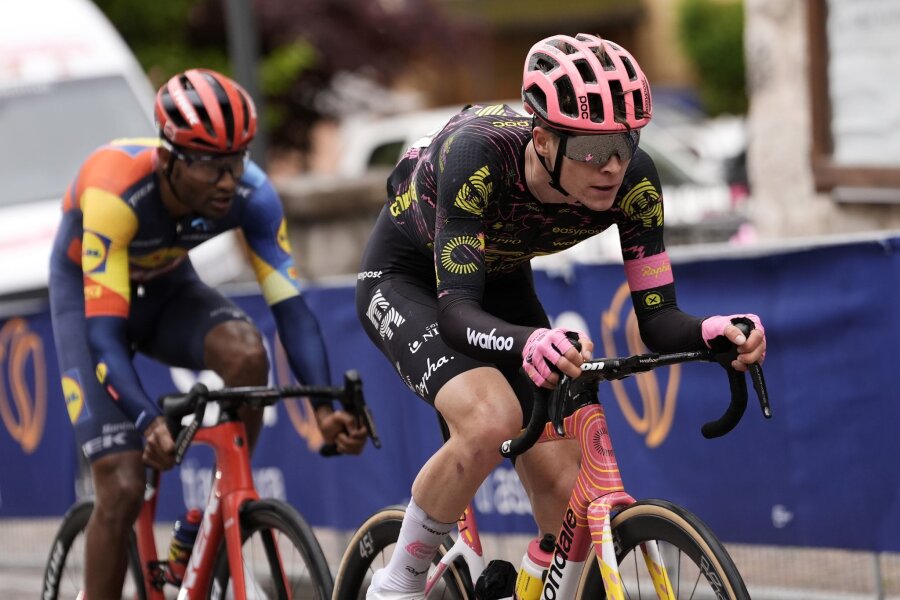 Steinhauser holt ersten deutschen Etappensieg beim Giro 2024 - Georg Steinhauser (r) feierte den größten Erfolg seiner bisherigen Karriere.