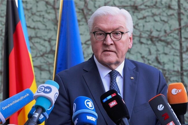 In Kiew nicht erwünscht: Auch am Tag nach der Absage seines Besuches in Kiew sorgt der diplomatische Eklat um Bundespräsident Frank-Walter Steinmeier für Diskussionen. 