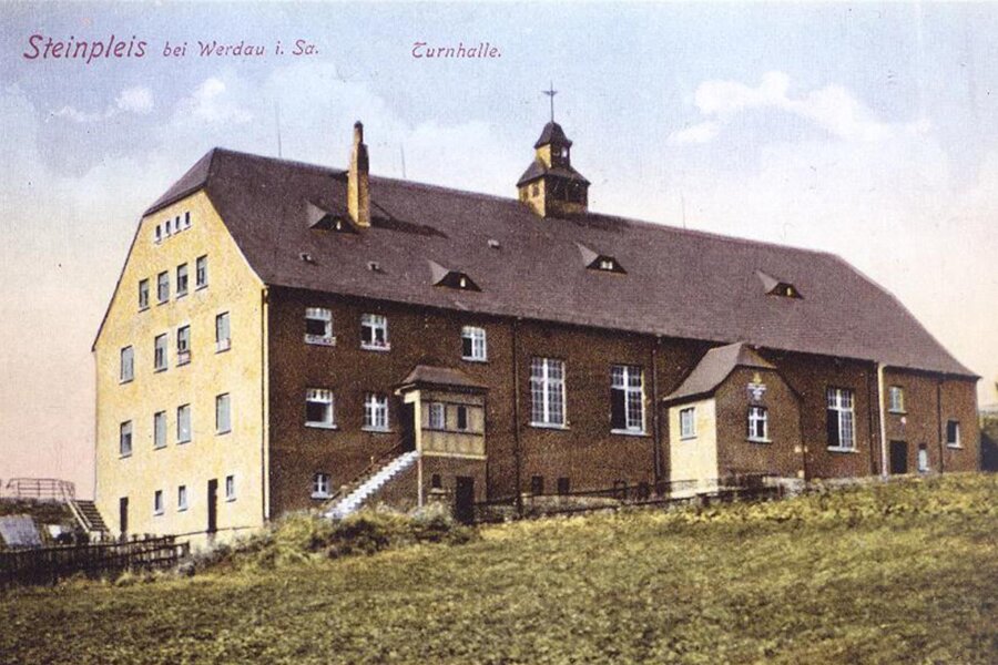 Steinpleiser wollen Turnhalle zum Begegnungszentrum im Dorf machen - Die Steinpleiser Turnhalle war ein beliebtes Postkartenmotiv und Wahrzeichen für den Ort.