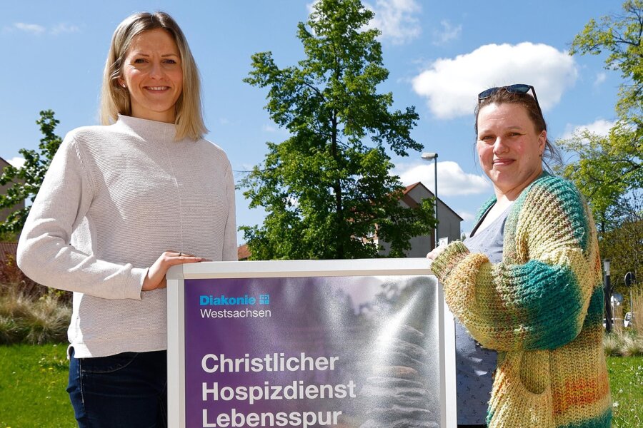 Sterbebegleitung in Glauchau: Warum manchmal auch gelacht wird - Josephine Wolfram (links) und Sahra Baumgartl sind als ehrenamtliche Hospizhelferinnen tätig.
