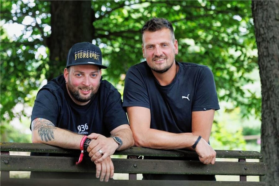 Stereoact: Star-DJs aus dem Erzgebirge landen nächsten Coup - Sebastian Seidel (l.) und Rico Einenkel sind sehr gespannt, wie gut die neue Version von "Right Beside You" ankommt. 