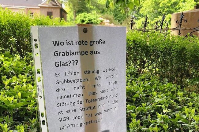 Störung der Totenruhe: Dreiste Diebe machen vor Friedhöfen im Erzgebirge nicht Halt - Hinterbliebene haben ihr Unverständnis über die Störung der Totenruhe ihrer Angehörigen auf dem Friedhof in Zschopau in Worte gefasst. 