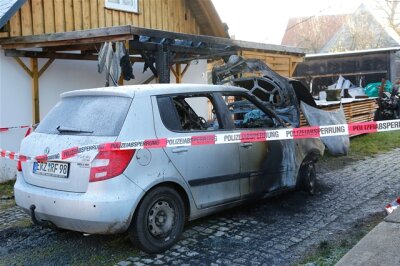 Stollberg: Erneut Auto ausgebrannt - 