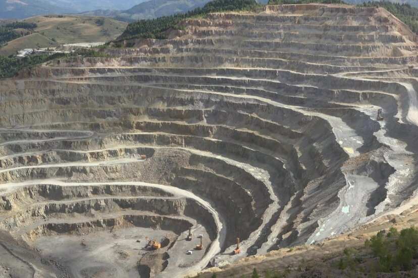Stollberger Firma winkt Auftrag im weltgrößten Diamant-Tagebau - Ein kleiner Ausschnitt einer Diamanten-Mine (Symbolfoto). 