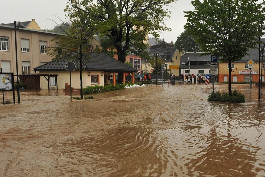 Stollberger Hochwasser-Umfrage: Zwei von drei Befragten sorgen vor - Land unter hieß es 2013 auch in Thalheim, wo der Zwönitzfluss überlief. 