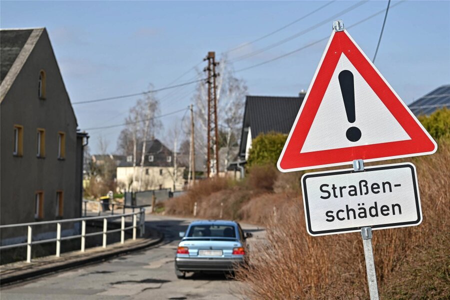Straße durch Wiederau bald dicht: Was auf Anwohner und Autofahrer zukommt - Die Mittweidaer Straße in Wiederau ist in einem schlechten Zustand. In diesem Jahr sollen die Arbeiten zum Ausbau der Staatsstraße beginnen.