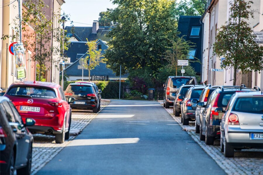 Straße in Eibenstock wird verkehrsberuhigte Zone - Die Otto-Findeisen-Straße ist eng. Oft sind hier Kinder unterwegs, sie soll verkehrsberuhigte Zone werden.