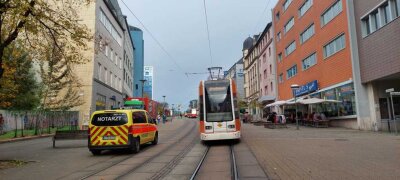 Straßenbahn: Rettungseinsatz in Plauen führt am Morgen zu Verzögerungen  - Durch den Unfall kam es zu Behinderungen beim Straßenbahnverkehr.