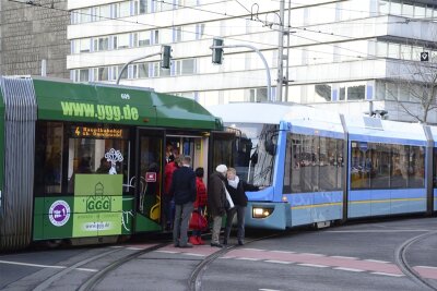 Straßenbahnen zusammengestoßen - Verkehrseinschränkungen in Chemnitz - 