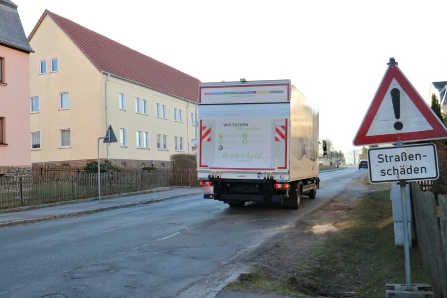 Die marode Großwaltersdorfer Straße wird ab Montag in Eppendorf saniert- aber für manchen Einwohner nicht im erhofften Umfang. 