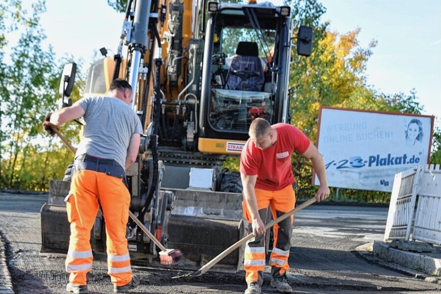 Straßenbau in Oelsnitz: Ärger auf Umleitung - Die Theumaer Straße in Oelsnitz wird seit 4. Oktober bis Anfang Dezember saniert. 