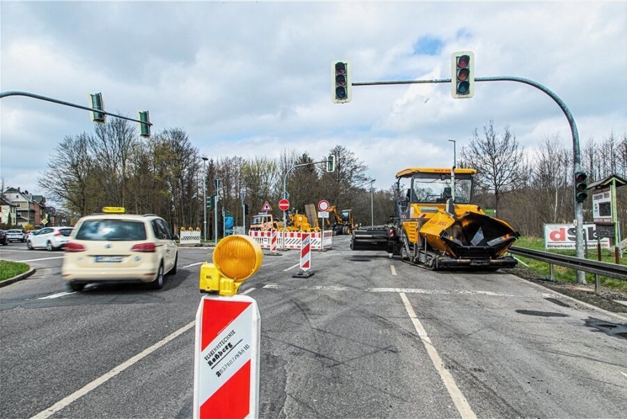 Straßenbau: Zwönitzer Innenstadt wird bald schwerer erreichbar sein - An der Kreuzung der Umgehungsstraße zur  Annaberger Straße wurde zuletzt 2021 gebaut. Nun ist die Verbindung in die Zwönitzer Innenstadt an der Reihe.