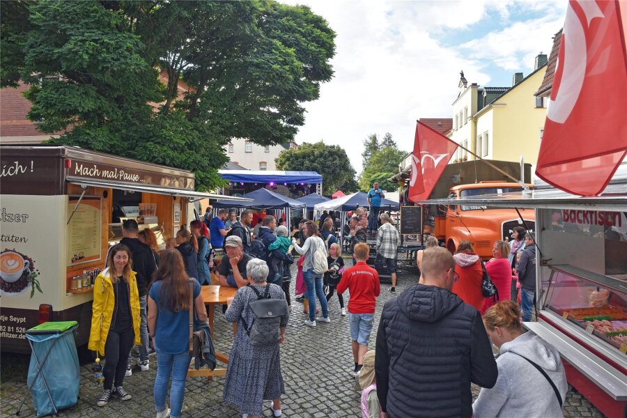 Straßenfest in Flöha geht diesmal in die Verlängerung - Wenn auf der Rudolf-Breitscheid-Straße in Flöha dichtes Gedränge herrscht, dann ist Straßenfest. Am Freitag und Samstag ist es wieder soweit.