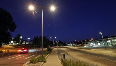 Straßenlaternen: Noch nicht alle Stromfresser ausgetauscht - LED-Straßenbeleuchtung in Hohenstein-Ernstthal auf der Bahnhofstraße und am gesamten Busbahnhof.