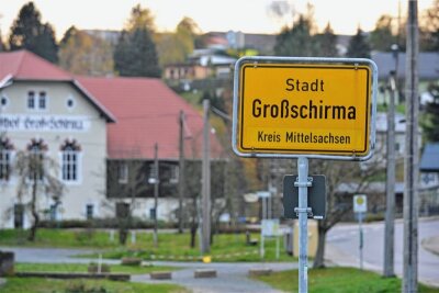 Straßensperrung in Großvoigtsberg - Auf eine Straßensperrung müssen sich Fahrer nächste Woche im Großschirmaer Stadtteil Großvoigtsberg einstellen. 