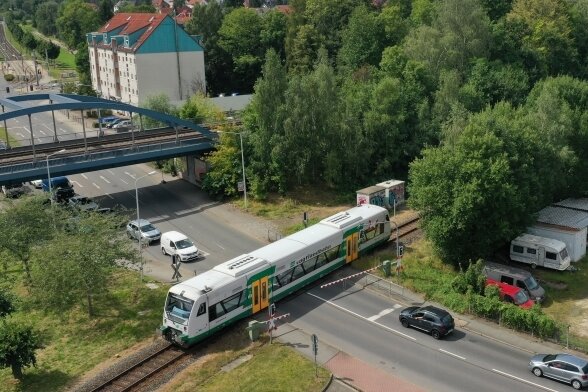 Strecke für Vogtlandbahn wird ab 2022 sicherer - Die eingleisige Strecke der Vogtlandbahn zwischen Zwickauer Stadthalle und Hauptbahnhof bekommt ein neues Zugsicherungssystem. 