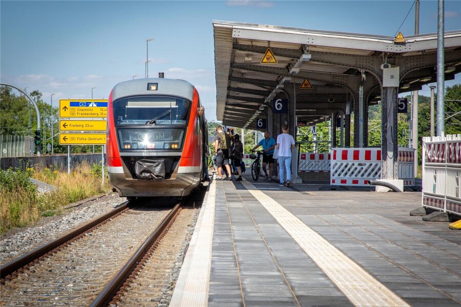 Streckenstörung: Zugausfall zwischen Chemnitz und Dresden - Auf der Bahnstrecke zwischen Chemnitz und Dresden fahren derzeit wegen einer Streckenstörung keine Züge.