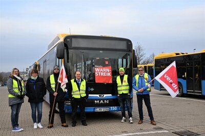 Streik im Chemnitzer Stadtverkehr: Welche Linien trotzdem fahren - Verdi hat die Bus- und Bahnfahrer der CVAG am Freitag zum Streik aufgerufen.