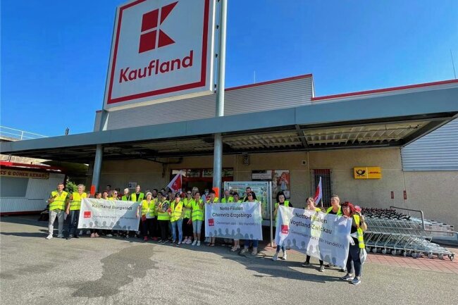 Streik im Handel: Chemnitzer und Burgstädter beteiligen sich am Streik in Leipzig - Rückblick: Bereits vor zwei Jahren hatten Kaufland-Mitarbeiter in Burgstädt gestreikt.