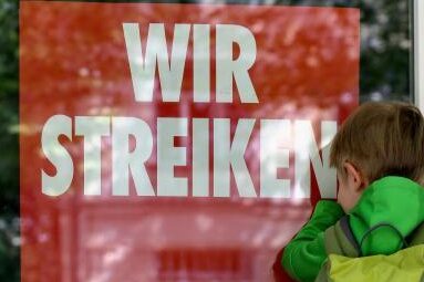 Streik in Zwickau geht weiter - Notversorgung ausgeweitet - 