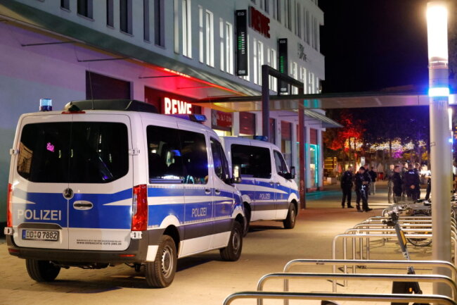 Streit im Chemnitzer Stadtzentrum: 20-Jähriger mit Messer verletzt - 