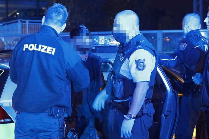 Streit in Chemnitz eskaliert - Beteiligter schwer verletzt - 