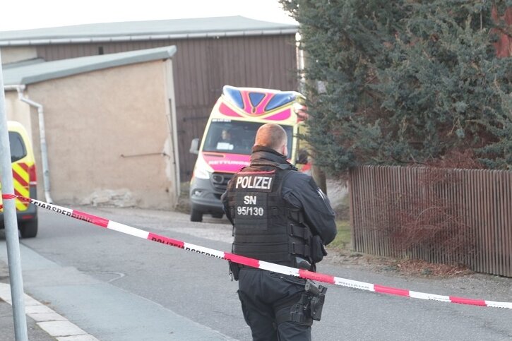 Streit in Limbach-Oberfrohna: 73-Jähriger erschießt 41-Jährigen - In Limbach-Oberfrohna ist am Samstag ein 41 Jahre alter Mann von einem 73-Jährigen erschossen worden.
