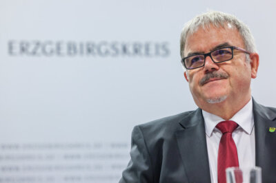 Streit um 3G: Erzgebirgslandrat Vogel sucht nach Protest der Kreisräte den Dialog - Frank Vogel (CDU), Landrat des Erzgebirgskreises.