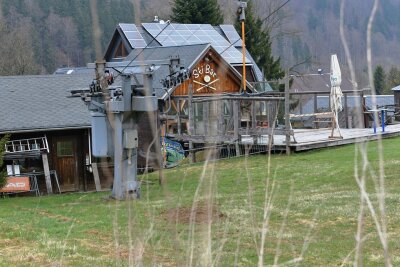 Streit um Skigebiet Holzhau: Gemeinde kündigt Pachtvertrag - Betreiber fordert eine Million Euro - Zum Skihang in Holzhau gehört auch eine gastronomische Anlage. Sie gehört Alexander Richter. 
