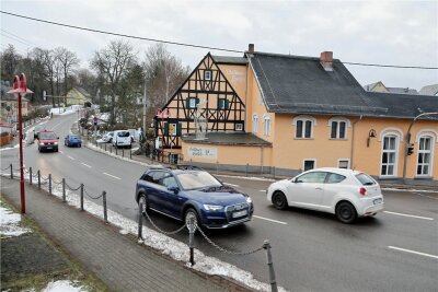 Streit zwischen Autofahrer vor Gericht: Die Phantom-Ohrfeige von Bernsdorf - An der Kreuzung am "Goldenen Hirsch" in Bernsdorf begannen die Streitigkeiten zwischen den beiden Autofahrern. 
