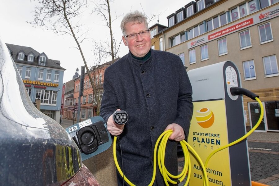Auf dem Plauener Klostermarkt tankt Christian Weyer ab und an Strom. Dafür muss er nun zahlen.