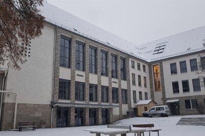 Strom für den Eigenbedarf: Schulgebäude von Bad Elster erhält Fotovoltaikanlage - Das Schulgebäude von Bad Elster erhält eine Fotovoltaikanlage.
