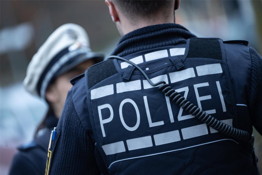 Stromkabel und Arbeitsgeräte in Freiberg gestohlen: Einbruch in Transporter - Die Polizei ermittelt in Freiberg in einem besonders schweren Fall des Diebstahls.