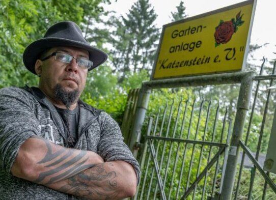 Danilo Lenhardt (45) ist 1. Vorsitzender des Kleingartenvereins Katzenstein. Wegen des abgeklemmten Stroms fürchtet er inzwischen um den Fortbestand der Anlage.