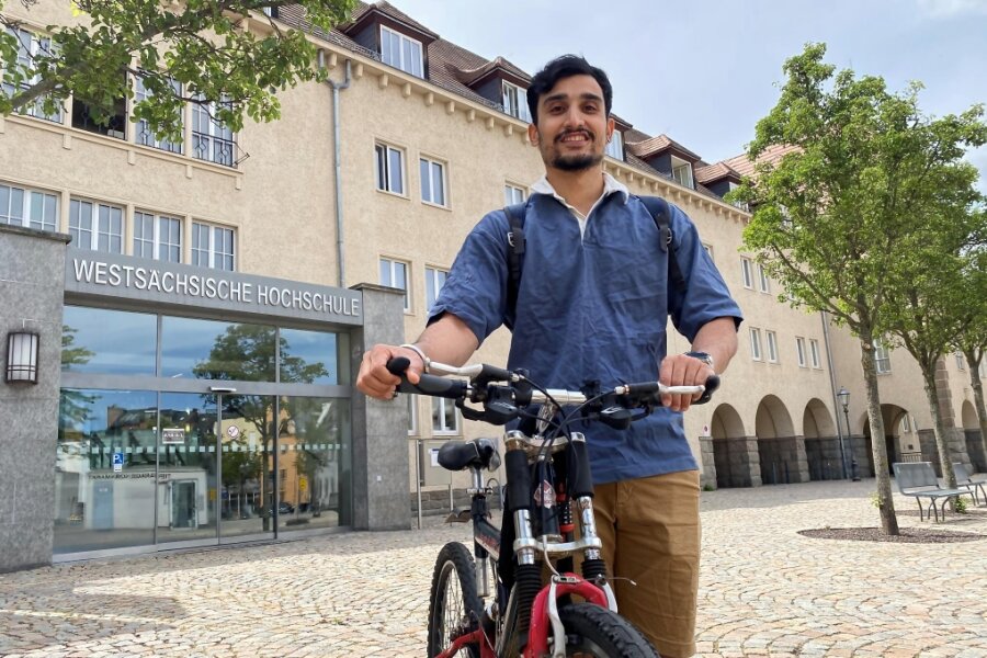 Student aus Indien nimmt Crimmitschauer Radwegenetz unter die Lupe - Masterstudent Yashraj Aora: Der 26-Jährige ist viel mit dem Rad unterwegs und studiert nun an der Westsächsischen Hochschule in Zwickau das Radnetz von Crimmitschau.