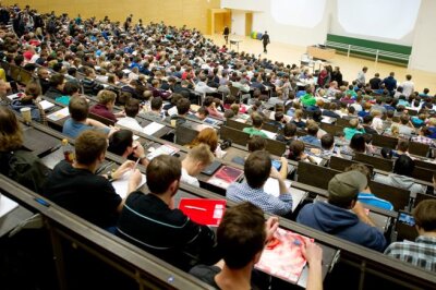 Studenten haben in Sachsen mehr Geld übrig als im Westen - 