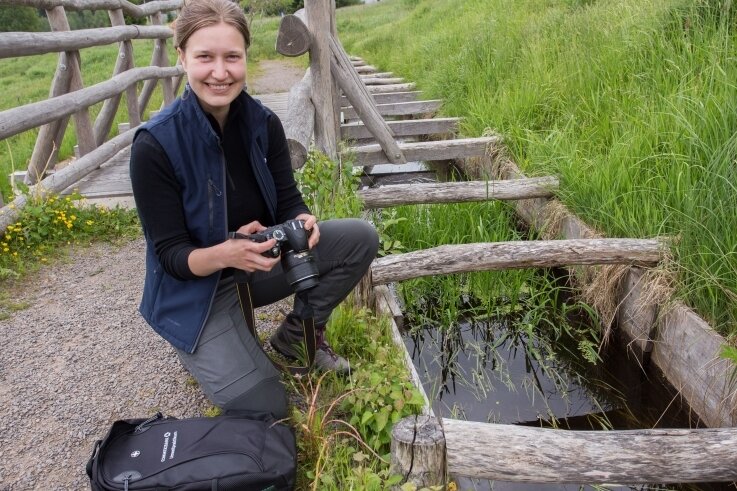 Umweltpraktikantin Carla Prüfer fotografiert unter anderem auch im Schwarzwassertal. 