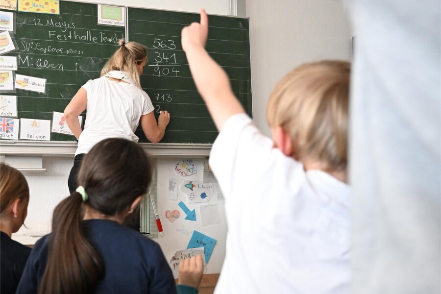 Stundenausfälle im Erzgebirge: Warum es an manchen Schulen besser läuft - An zahlreichen Grundschulen im Erzgebirge können sämtliche vorgesehene Unterrichtsstunden angeboten werden.