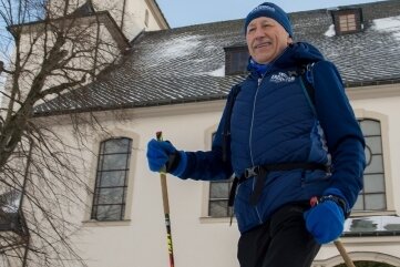 Stundenlang auf Achse - im Sommer wie im Winter - Stephan Kreher absolviert regelmäßig 100 Kilometer lange Strecken im Nordic Walking. 