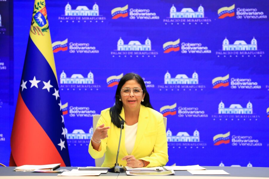 Sturm "Beryl": Venezuelas Vizepräsidentin von Baum getroffen - Rodríguez inspizierte im Norden des Landes die Aufräumarbeiten nach Hurrikan "Beryl".