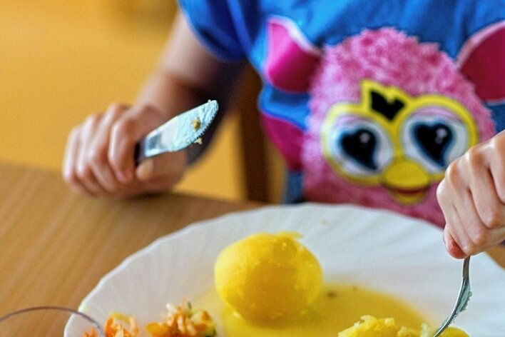 Subventioniert Oelsnitz bald Essen für Kinder? - Das Mittagessen in den Kindereinrichtungen wird immer teurer. 