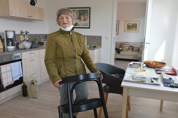 Martina Ebert hat wie andere Mieter in diesen Tagen ihre neue Zweiraumwohnung im Haus "Smaragd" in Friedeburg bezogen. 