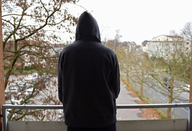 Tabuthema Selbstmord - Lebenskrise: Es gibt immer einen Ausweg. Psychiater und Therapeuten bieten Hilfe an.           