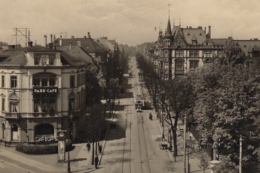 Diese Postkarte, die die Zwickauer Bahnhofstraße zeigt, stammt aus dem Jahr 1921. Die Gegend war für die Möglichkeit der käuflichen Liebe bekannt. 