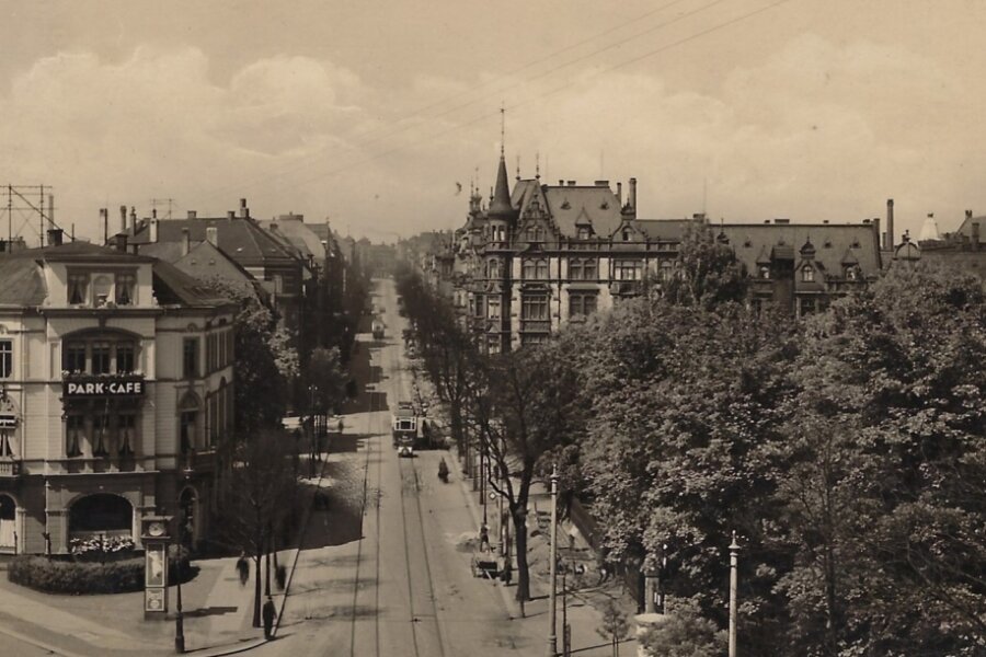 Diese Postkarte, die die Zwickauer Bahnhofstraße zeigt, stammt aus dem Jahr 1921. Die Gegend war für die Möglichkeit der käuflichen Liebe bekannt. 