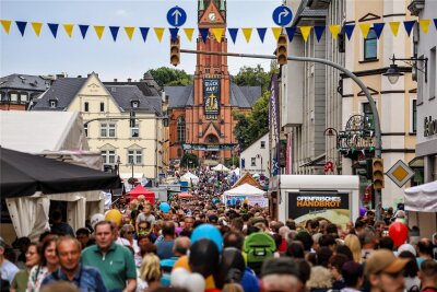 Tag der Sachsen fällt 2024 aus - Nächste Ausrichter-Stadt in Sicht - Rund 150.000 Menschen haben am vergangenen Wochenende den Tag der Sachsen in Aue besucht.