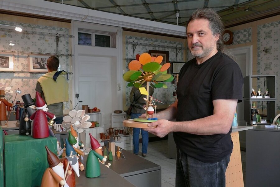 Tag des offenen Denkmals: Ehemalige Fleischerei in Wolkenstein wird zur Kunstgalerie - In einem ehemaligen Fleischerladen präsentierte Michael Ramm seine Holzkunst. 