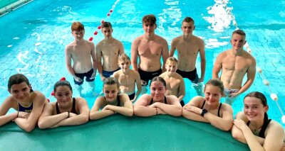 Talente trotzen kurzem Becken - Diese Mädchen und Jungen gehören zu den erfolgreichen Wettkampfschwimmern des SV Schneeberg. Ihnen eifern viele Talente nach. 