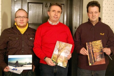 Tannennbergsthaler Heimatverein Topas veranstaltet zum 20-jährigen Bestehen Fotowettbewerb - Michael Röder (Mitte) gewann 2011 vor Henry Drechsler (rechts) und Sascha Kretzschmar.