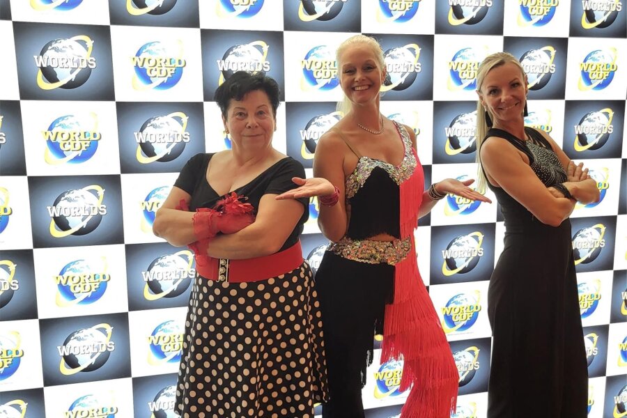 Tanzsport: Die TSG Rubin Zwickau stellt eine Weltmeisterin - Sylvia Gell, Uta Rösner und Nadine Seidel (von links) vertraten die TSG Rubin Zwickau bei der WM in Barcelona.
